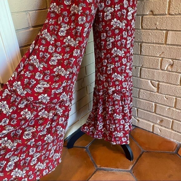 American Eagle Red Floral Wide Leg Jumpsuit Sweetheart Neck Padded Womens Size 4 - Picture 7 of 12